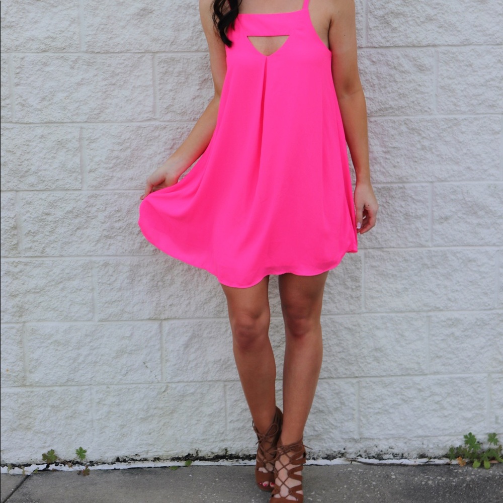 Gorgeous pink dress! Size small Gianni Bini